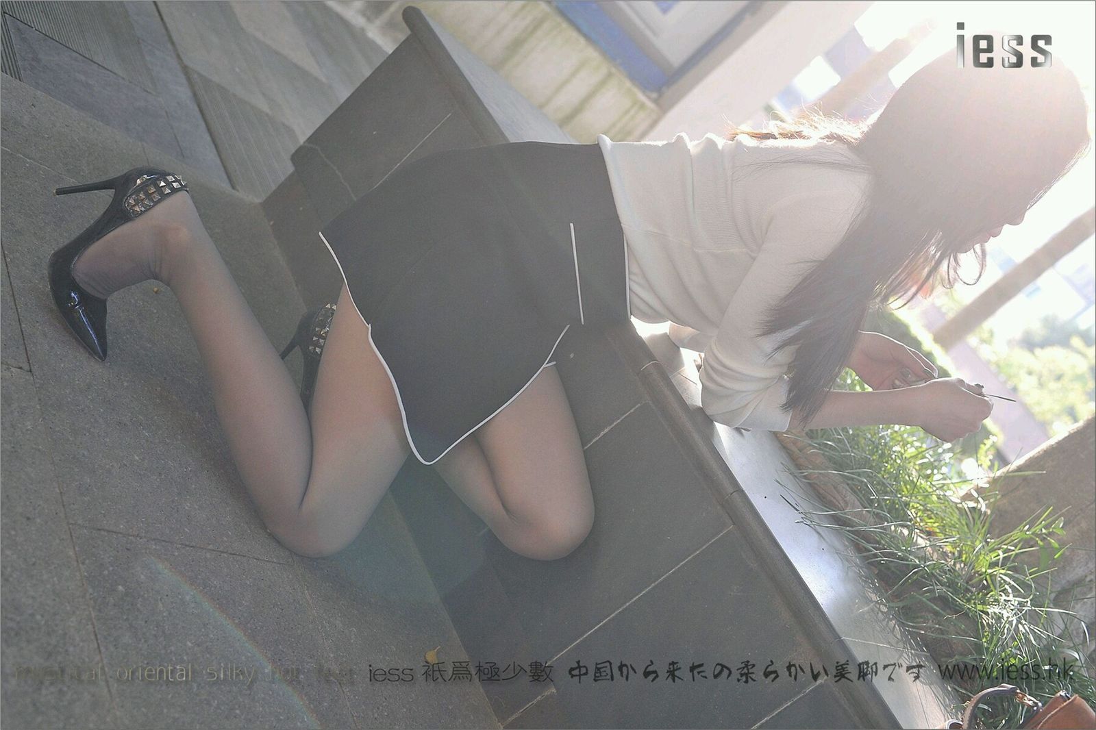 [IESS]异思趣向 素人小雪 户外灰丝